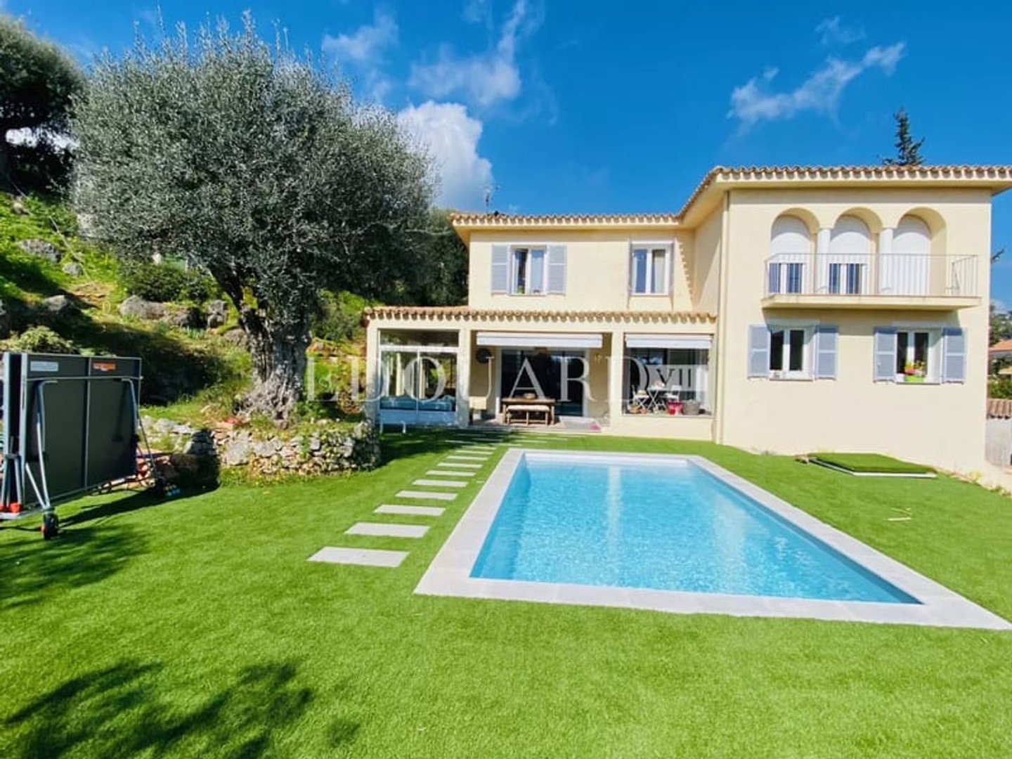 Maison à vendre - 4 pièces - 160m2 - Roquebrune-Cap-Ma... (06190)