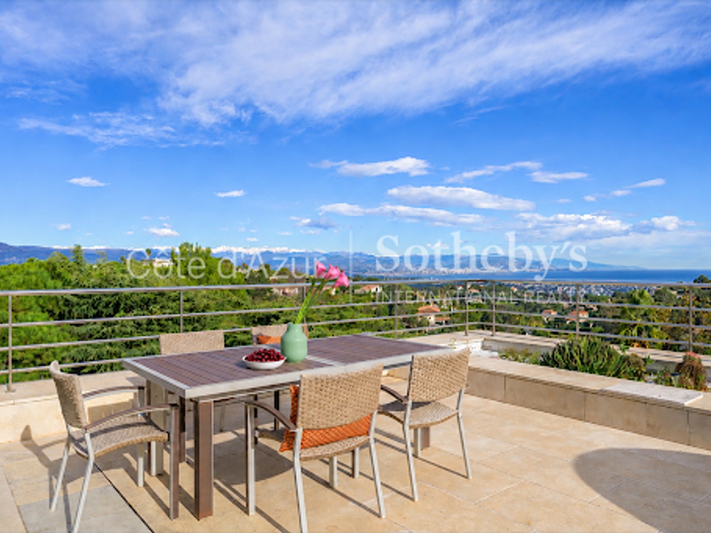 Maison à vendre - 7 pièces - 400m2 - Vallauris (06220)