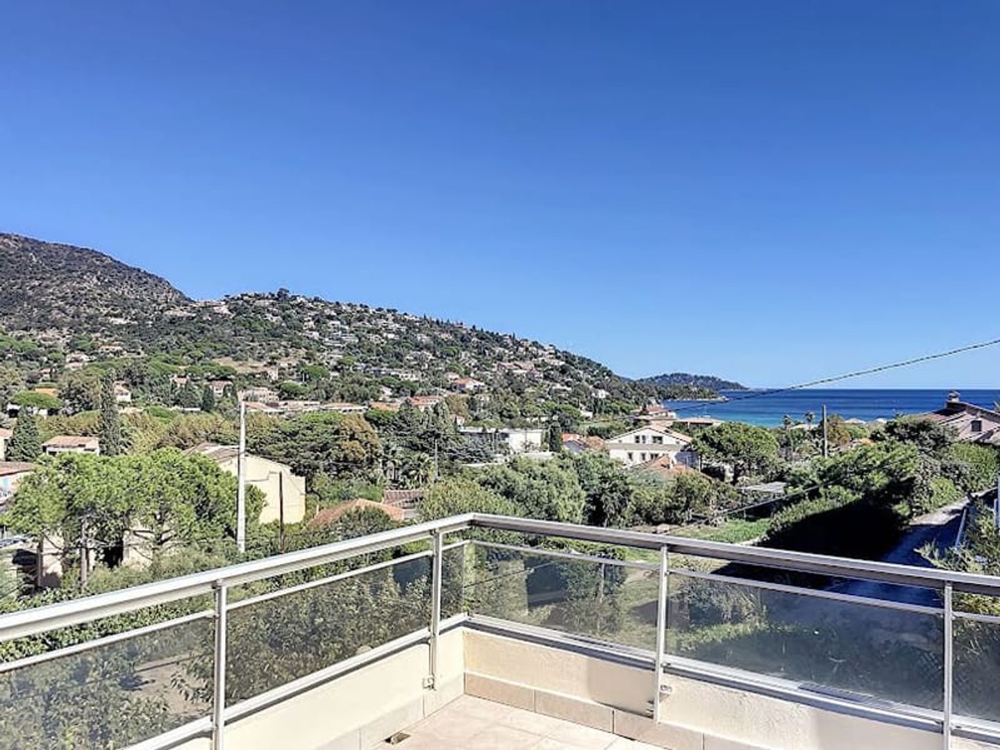 Appartement à vendre - 2 pièces - 49m2 - Le Lavandou (83980)