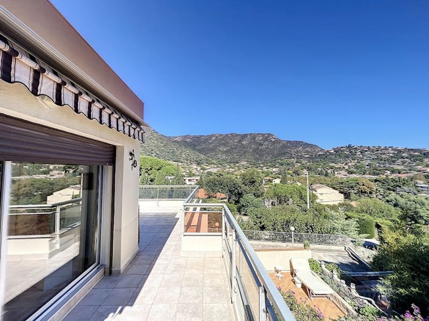 Appartement à vendre - 2 pièces - 49m2 - Le Lavandou (83980)