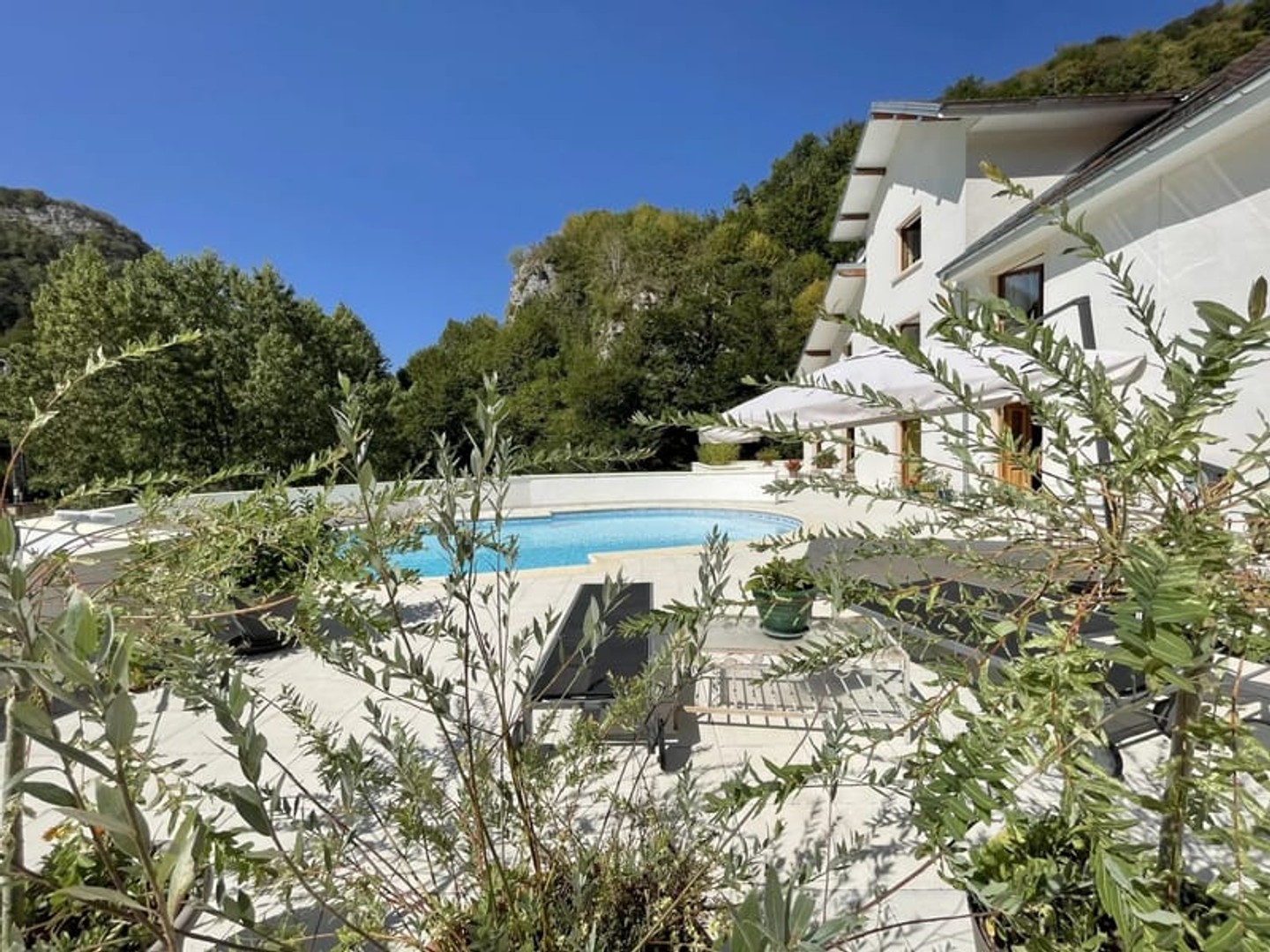 Maison à vendre - 16 pièces - 518m2 - Baume-Les-Dames (25110)