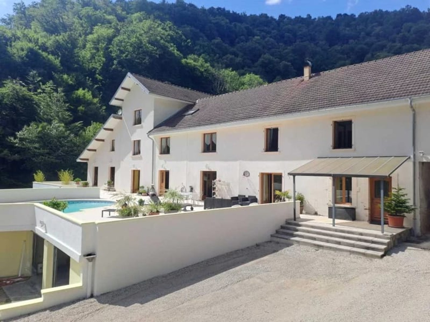 Maison à vendre - 16 pièces - 518m2 - Baume-Les-Dames (25110)