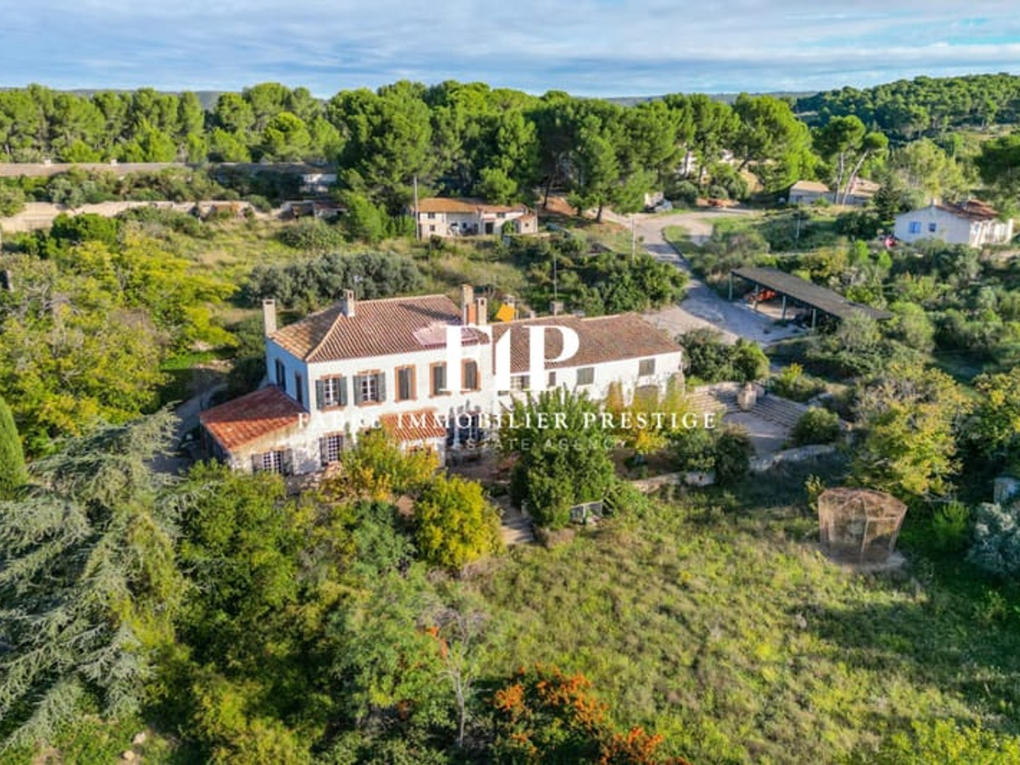 Exploitation agricole- Mas et dépendances proche d'Aix en Provence