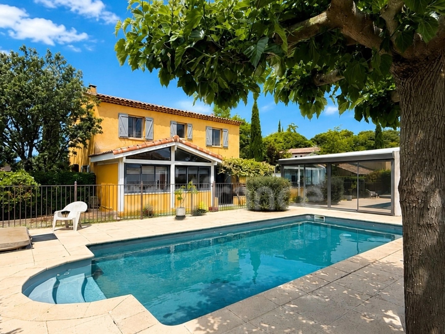 Maison à vendre - 6 pièces - 137m2 - Pertuis (84120)