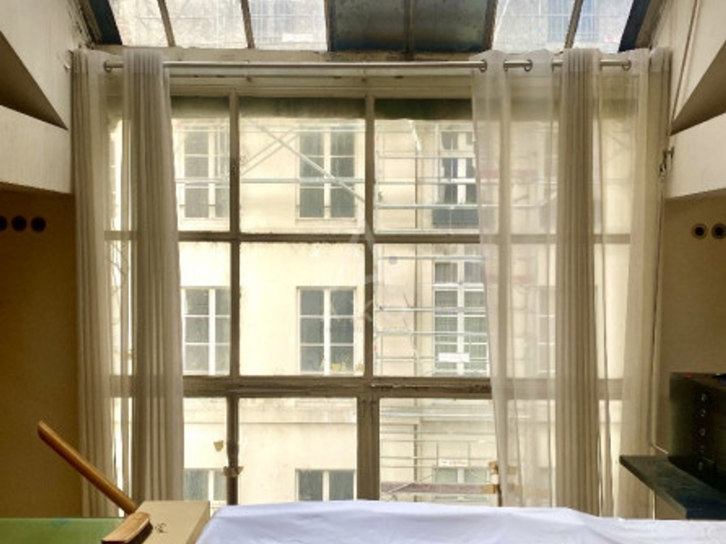 Local 4 pièces 202 m²
