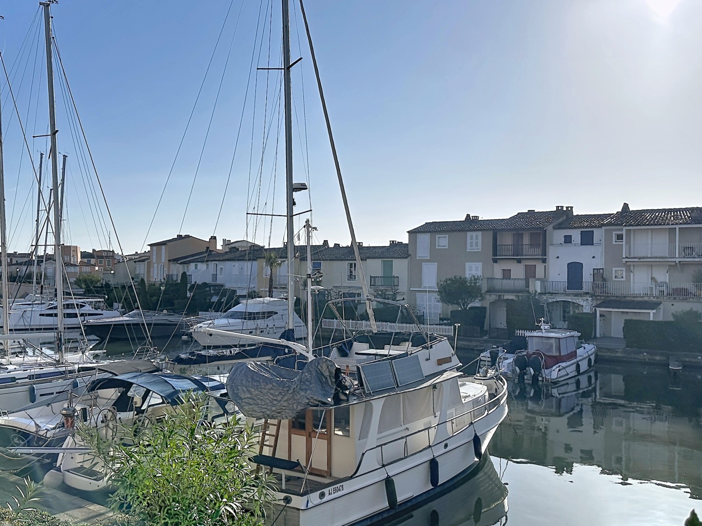 STUDIO PORT-GRIMAUD - VUE MARINA- + PARKING SECURISE