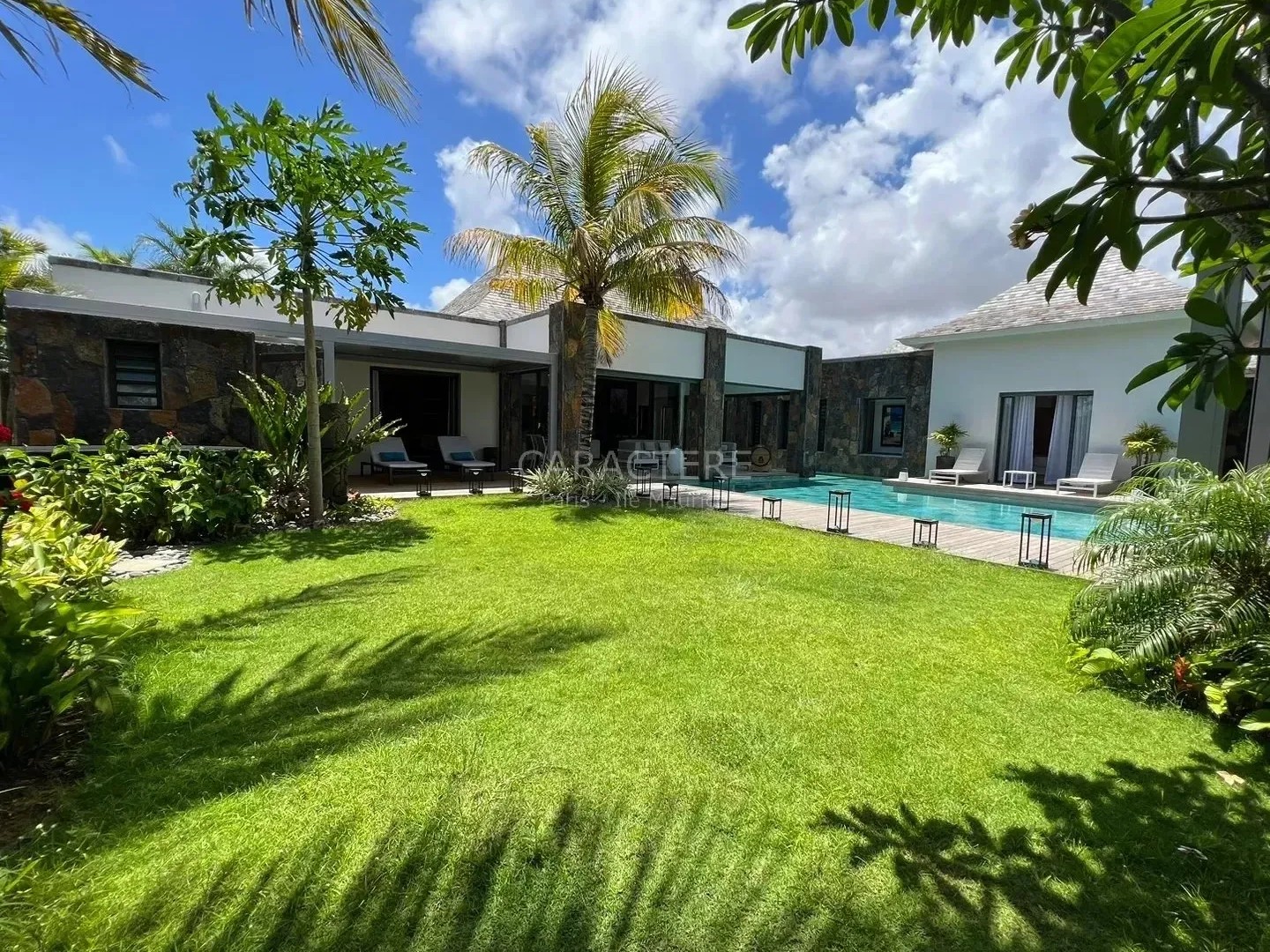 Villa 7 pièces 414 m²