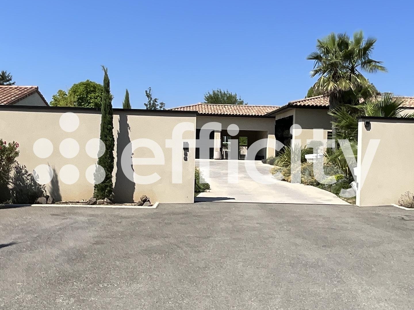 Maison à vendre - 9 pièces - 219m2 - Saint-Lager-Bressac (07210)