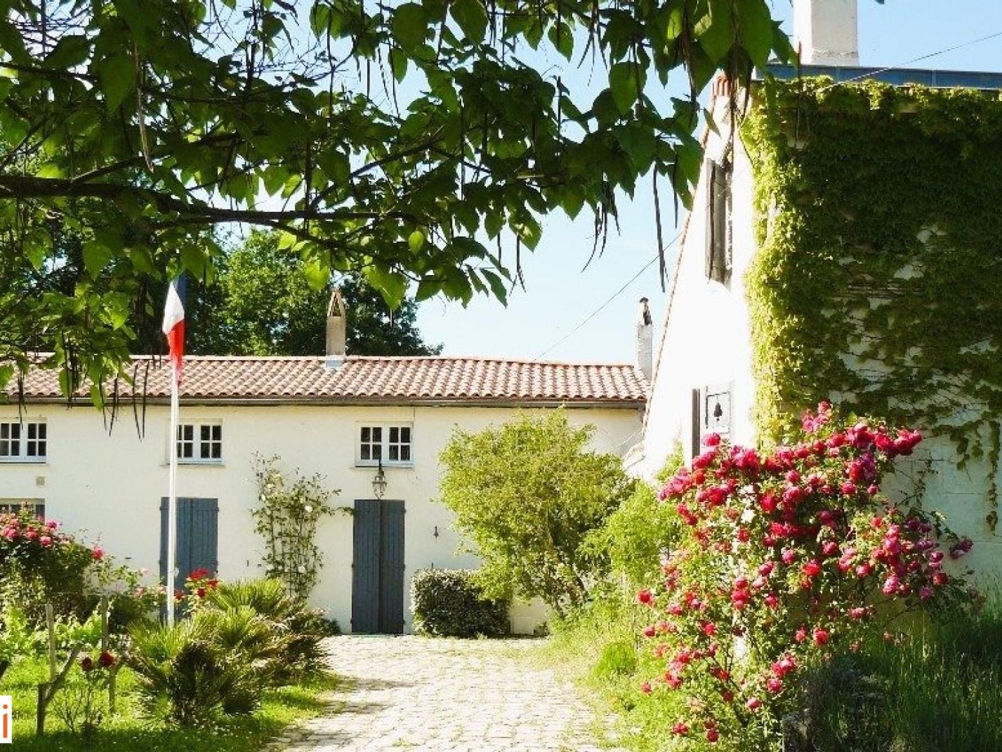 À 30 min de Bordeaux - Superbe propriété familiale avec piscine, dépendance et 7 chambres sur 2 600 m² - Arsac