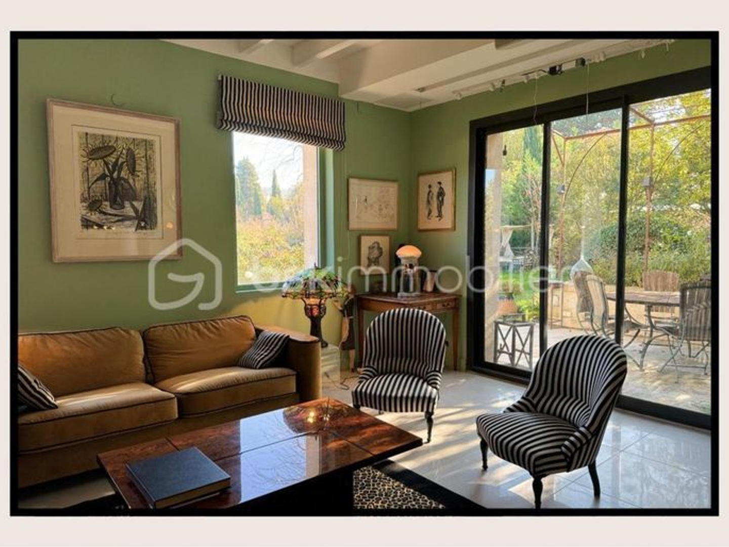 Maison à vendre - 9 pièces - 400m2 - Lagnes (84800)