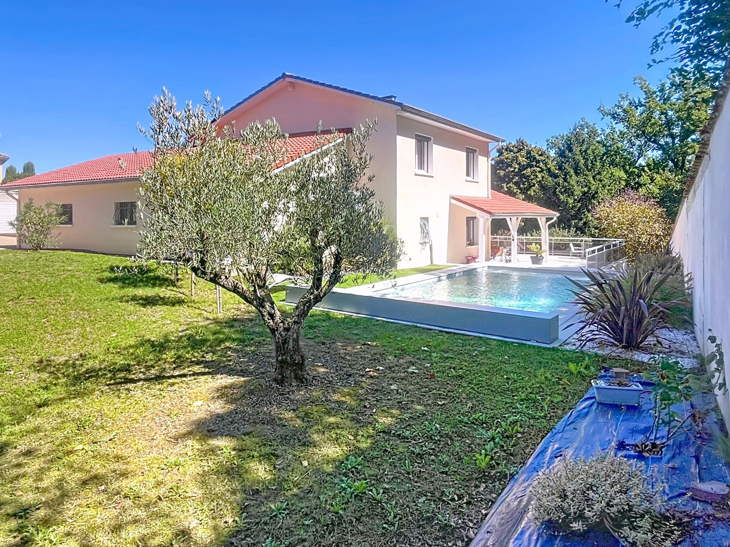 Maison à vendre - 7 pièces - 190m2 - Vernaison (69390)