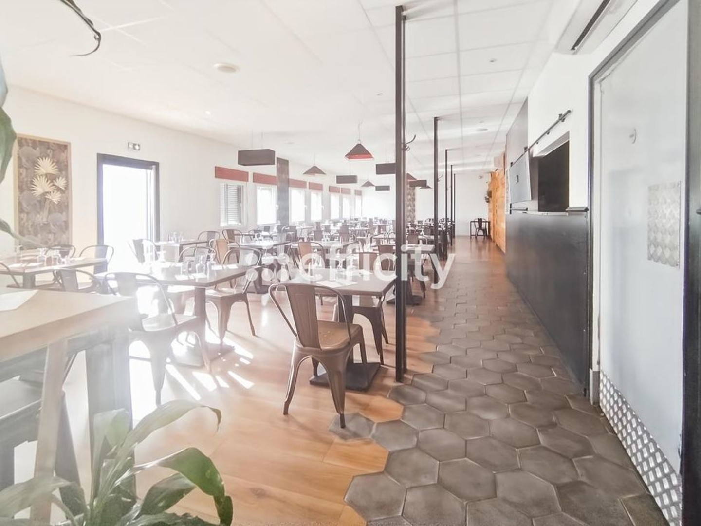 Magasin à vendre - 250m2 - Le Thou (17290)