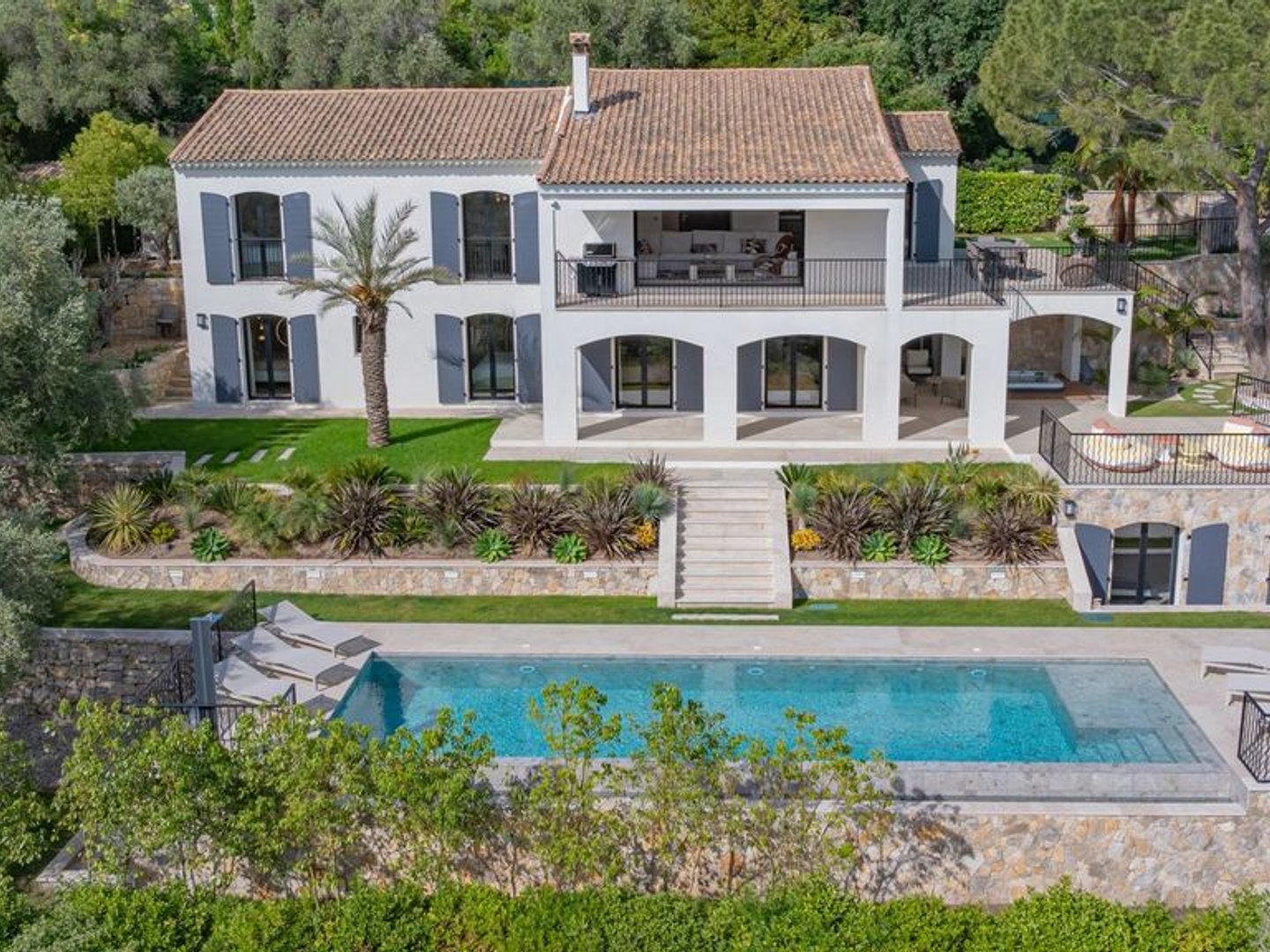 Villa 7 pièces 290 m²