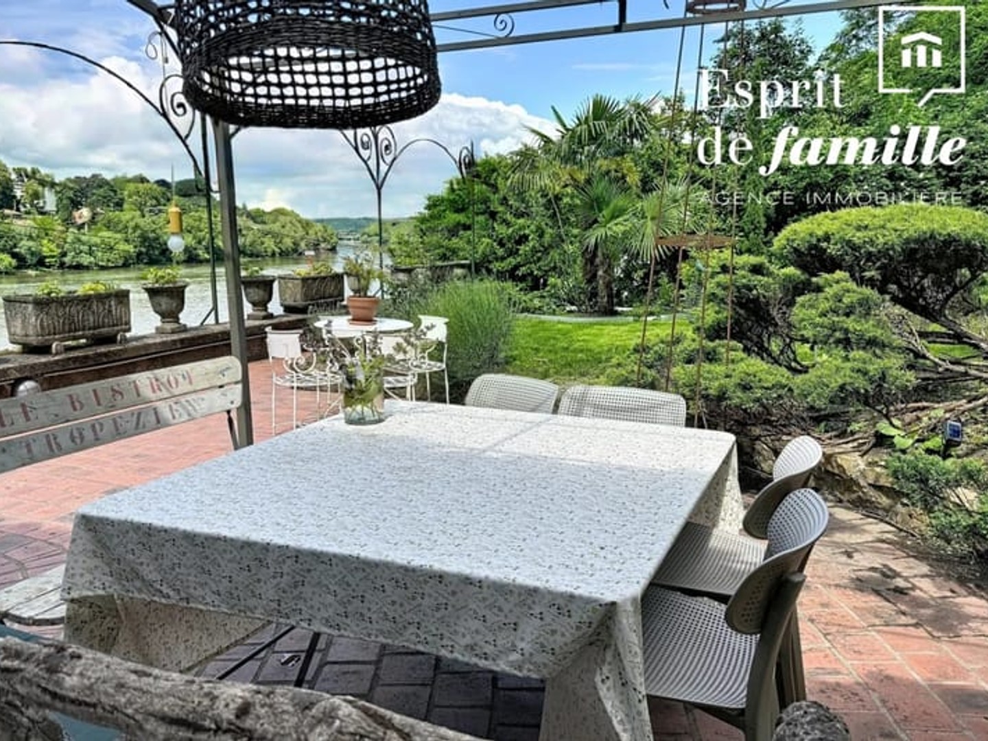Appartement à vendre - 6 pièces - 239m2 - Caluire-Et-Cuire (69300)