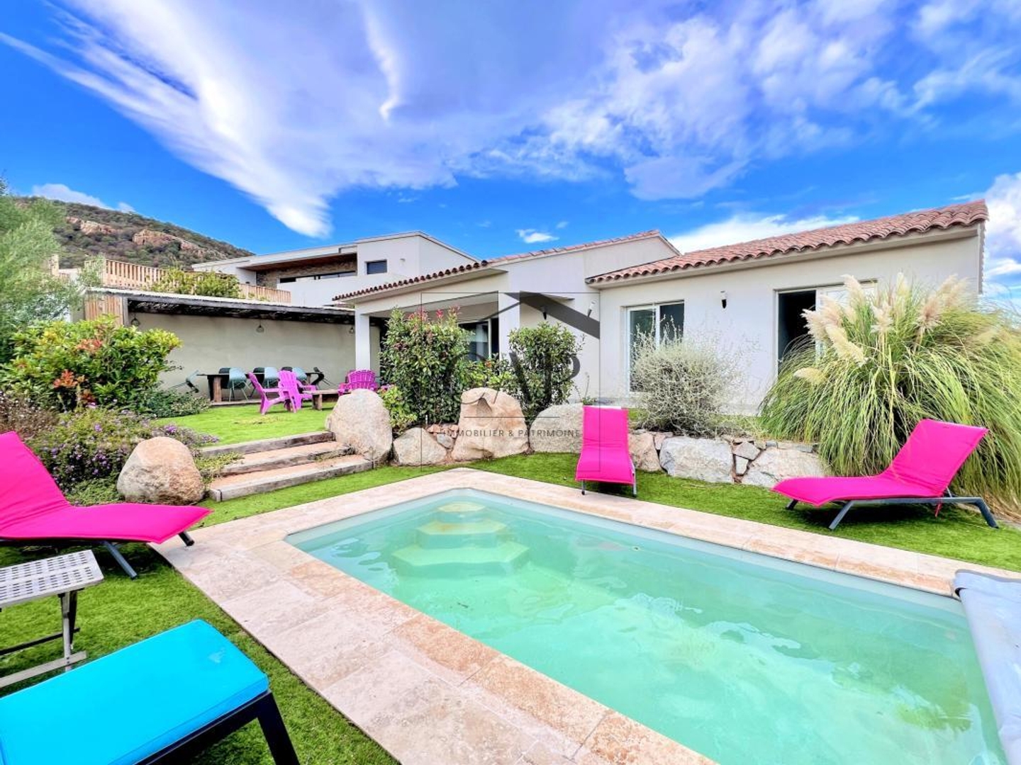 Vends villa - 109 m² - 4 pièces, 3 chambres - Ste Lucie De Porto Vecchio 20144