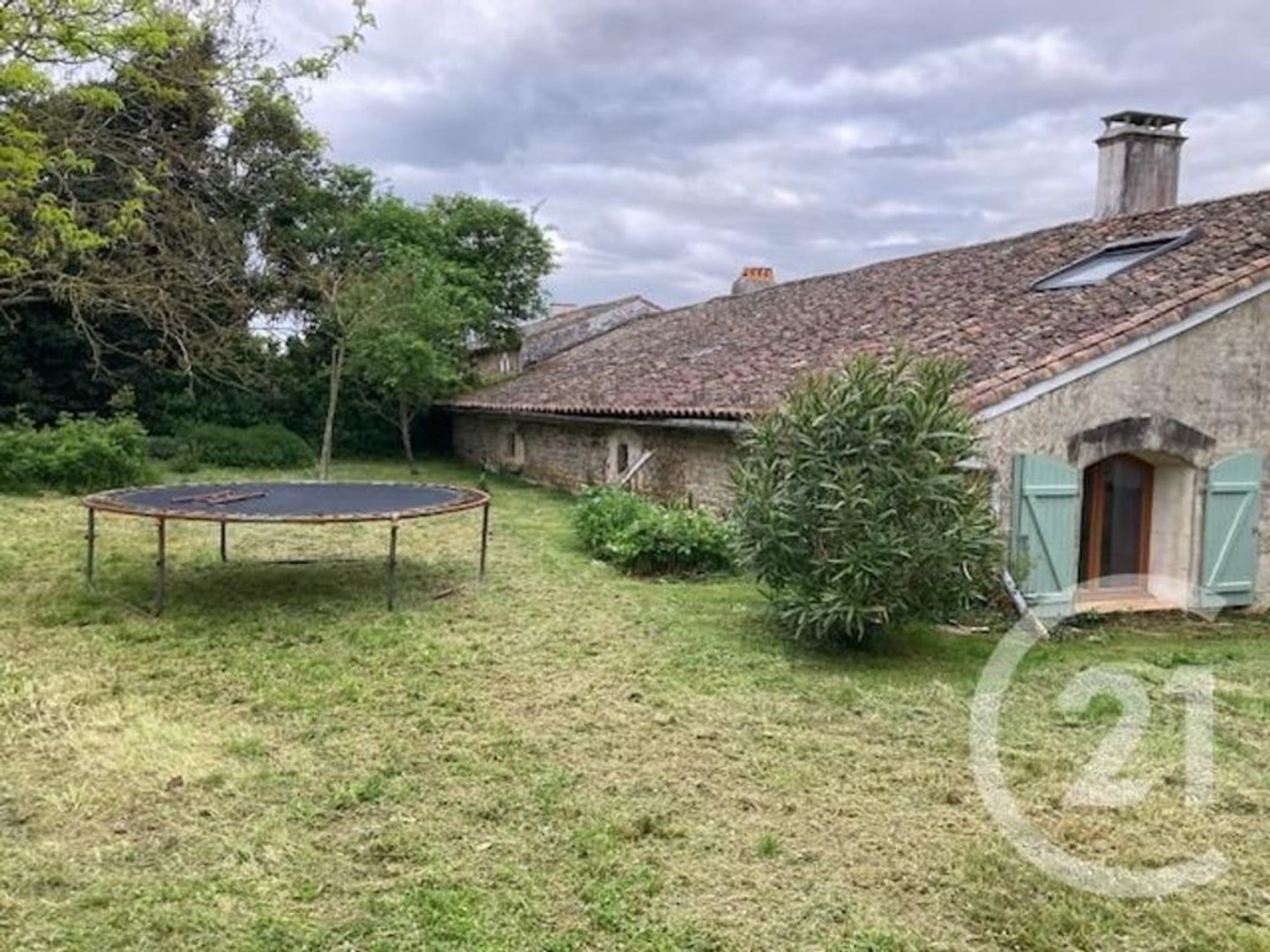 Maison à vendre - 6 pièces - 199m2 - Chef-Boutonne (79110)