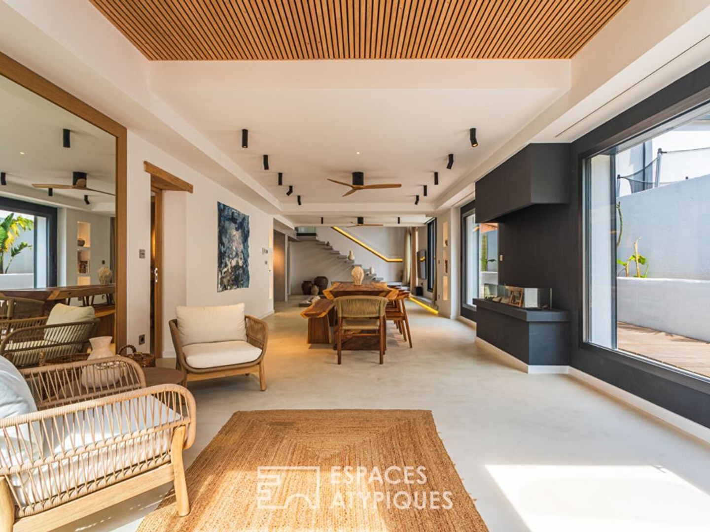 Vends loft - 200 m² - 6 pièces, 4 chambres - Toulon 83000