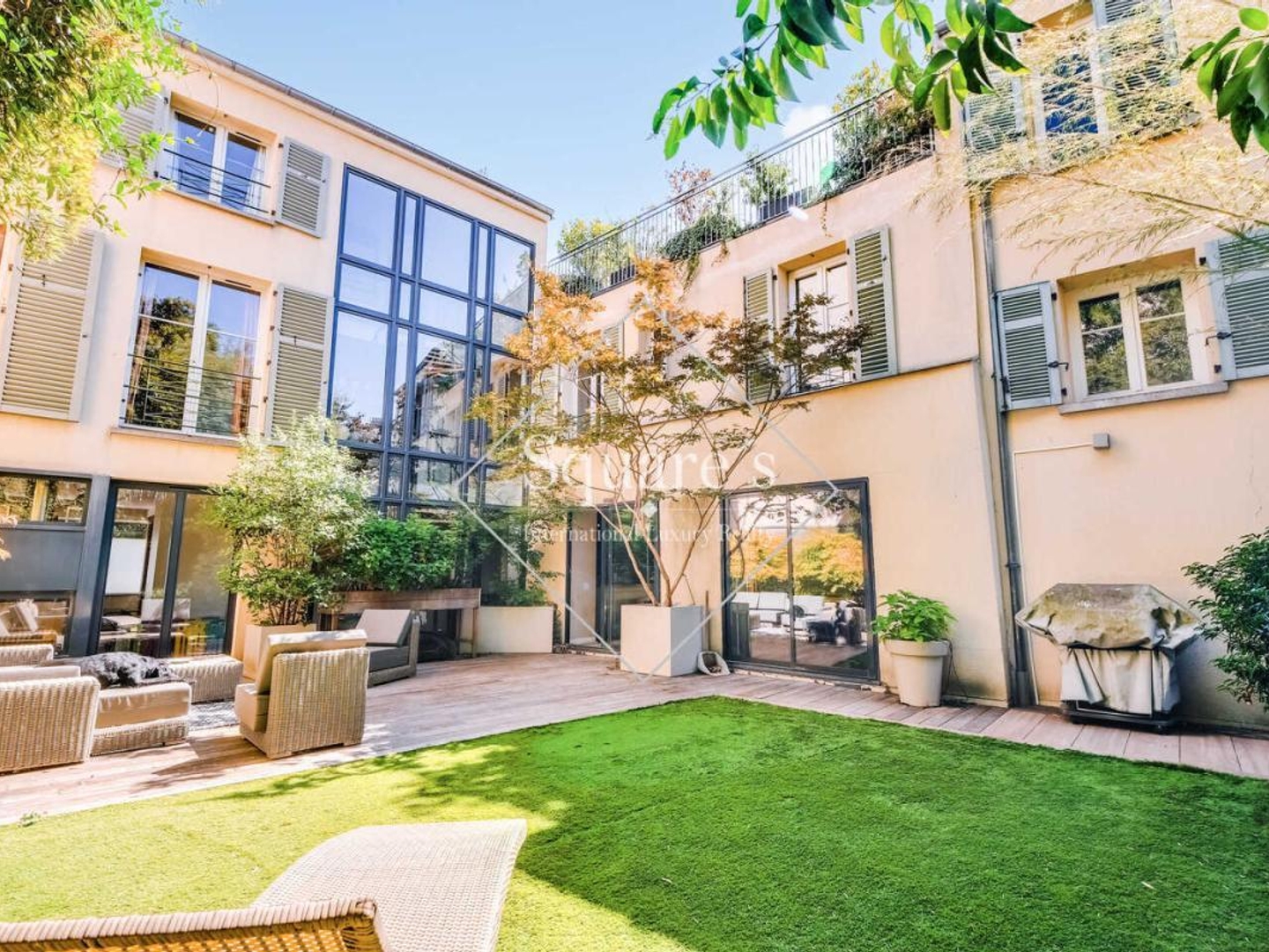 Vends maison - 385 m² - 9 pièces, 5 chambres - Puteaux 92800