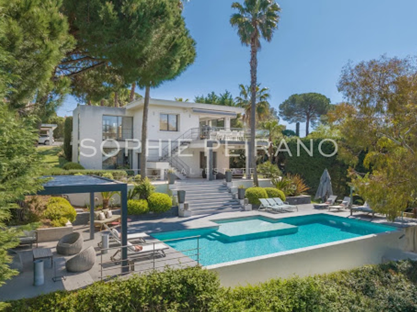 Villa 6 pièces 258 m²