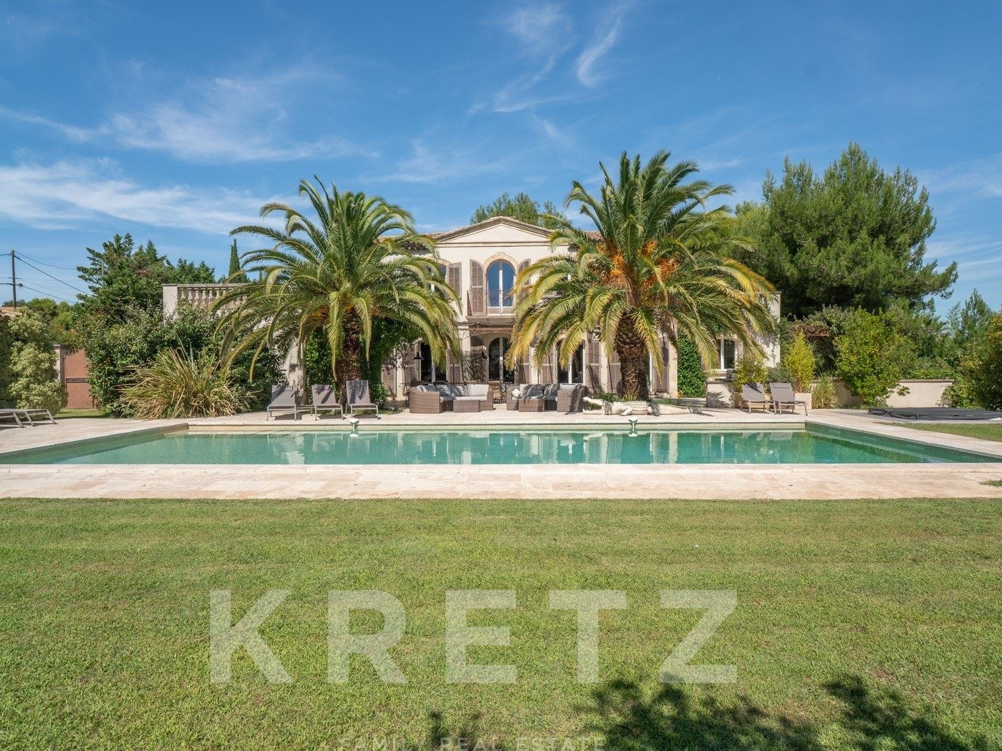 Saint-Rémy-de-Provence - Bastide de 300 m² avec 7 chambres, piscine et 3 350 m² de terrain