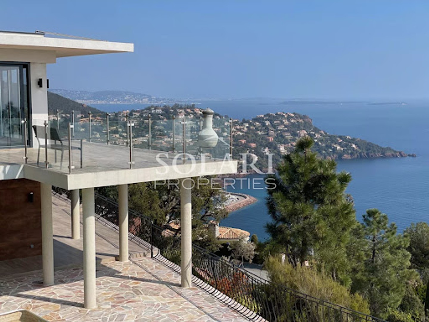 Maison à vendre - 6 pièces - 200m2 - Théoule-Sur-Mer (06590)