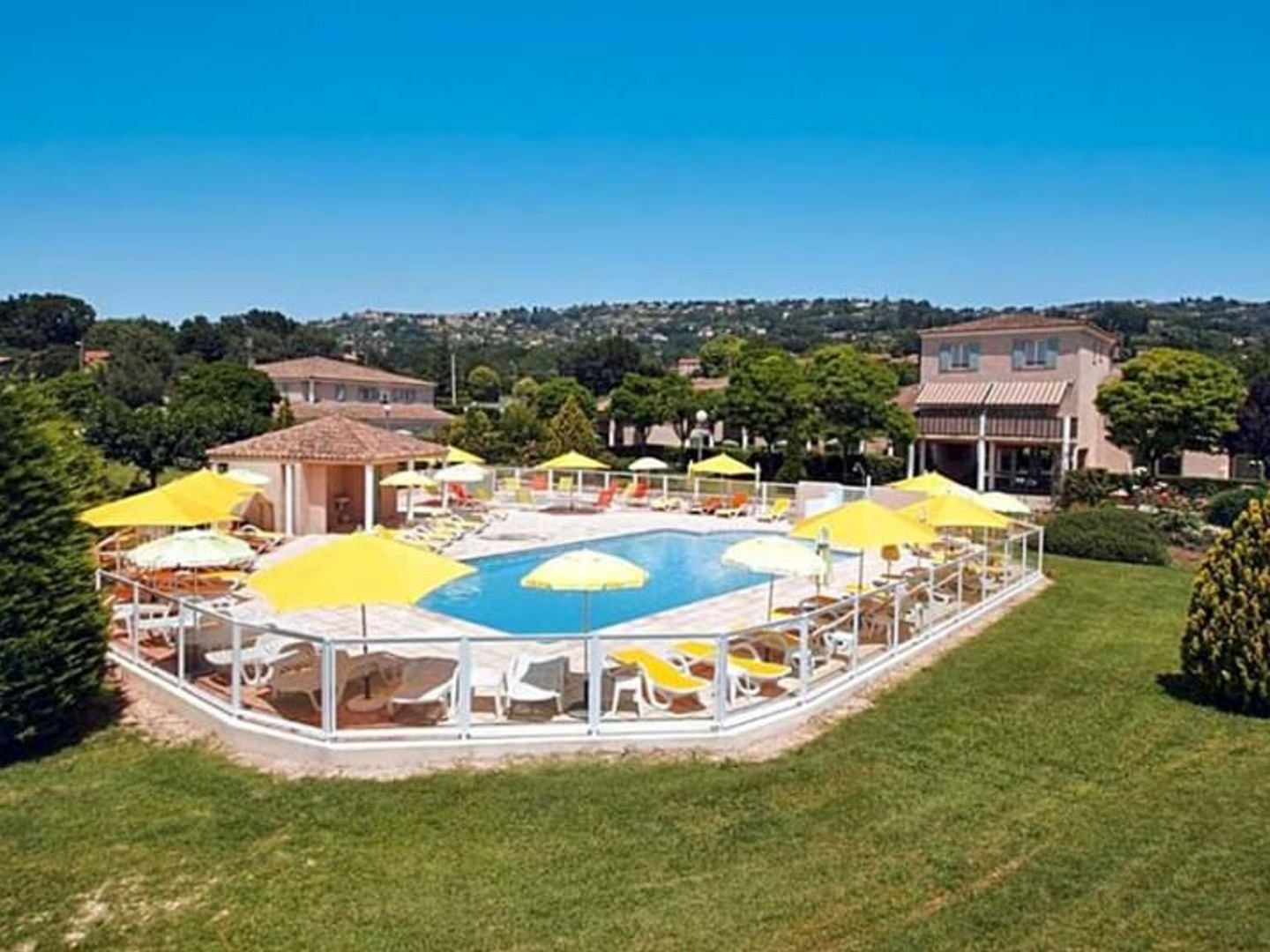 Maison à vendre - 60 pièces - 1216m2 - Montauroux (83440)