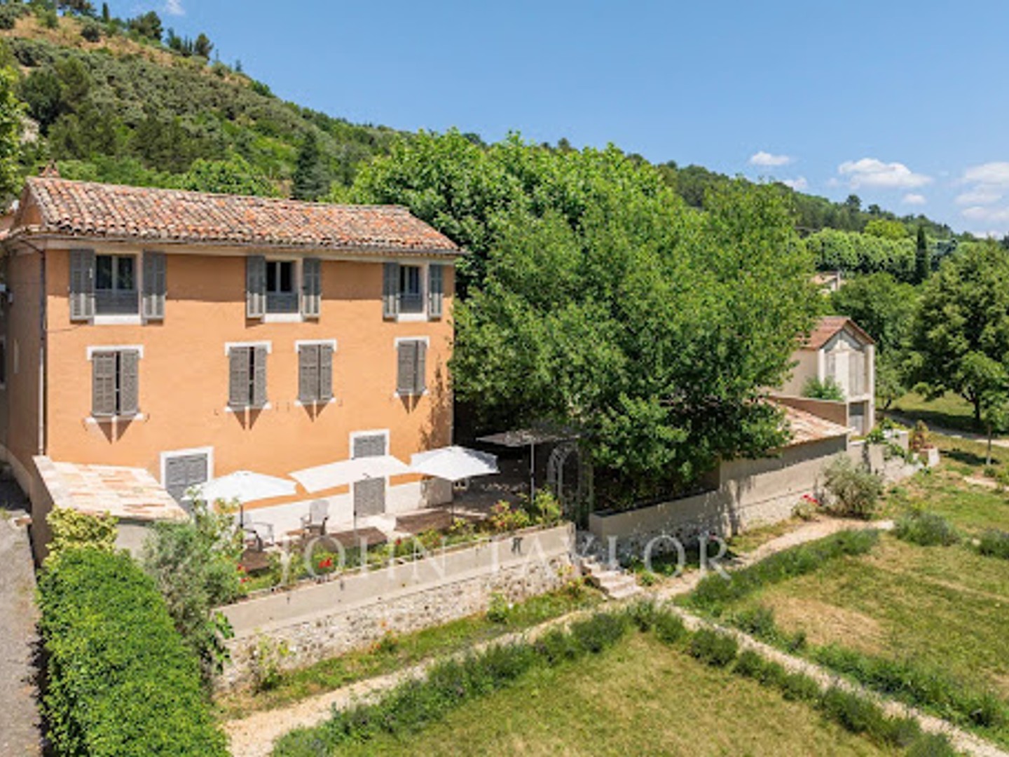 Maison à vendre - 5 pièces - 620m2 - Riez (04500)