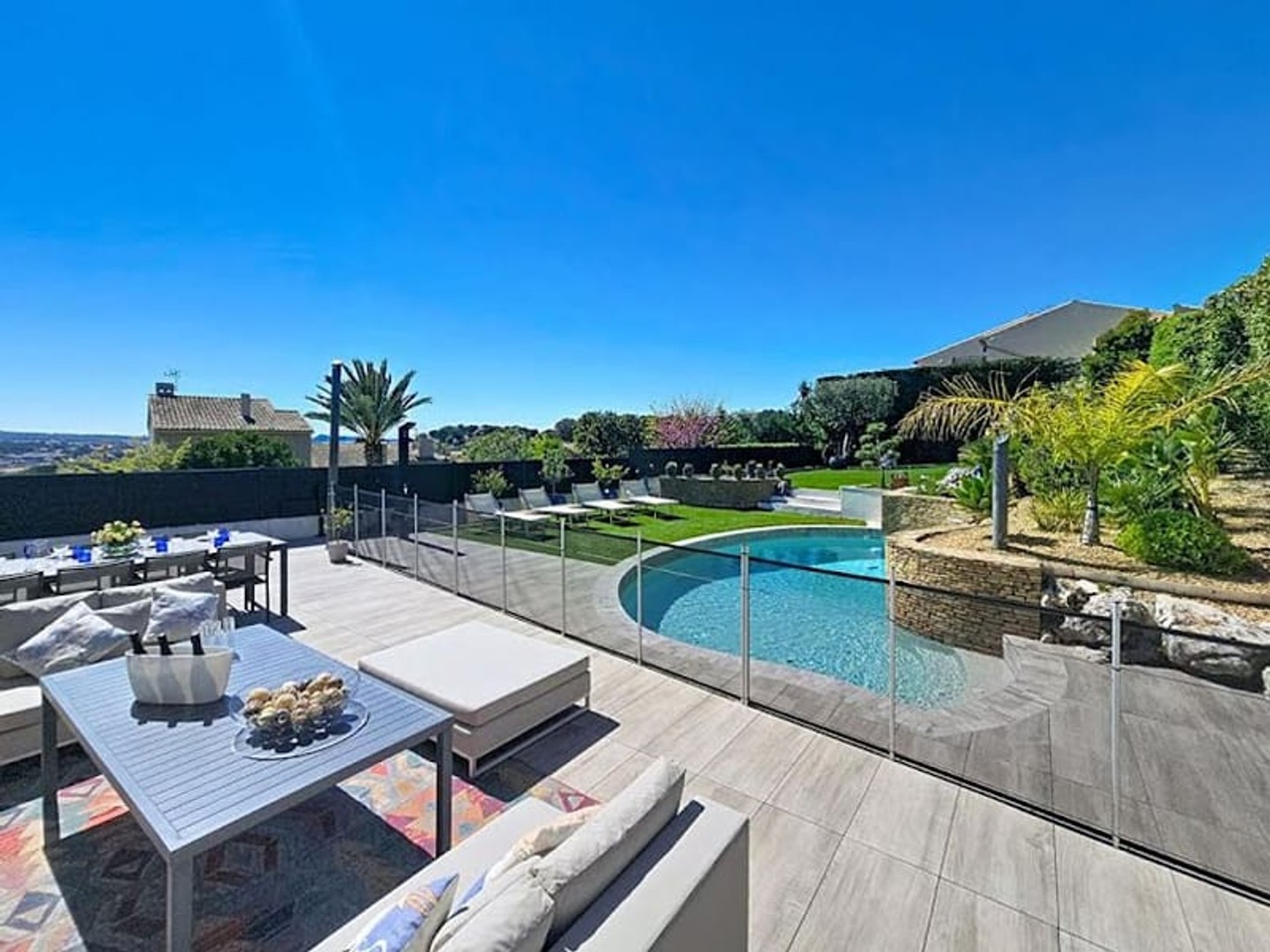 Maison à vendre - 7 pièces - 170m2 - Six-Fours-Les-Plages (83140)