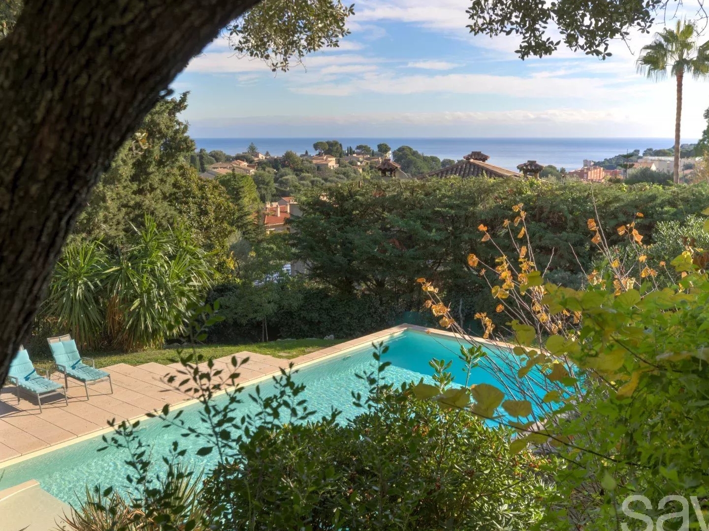 Villa de charme avec piscine, aux portes de Monaco, dans un environnement privilégiée