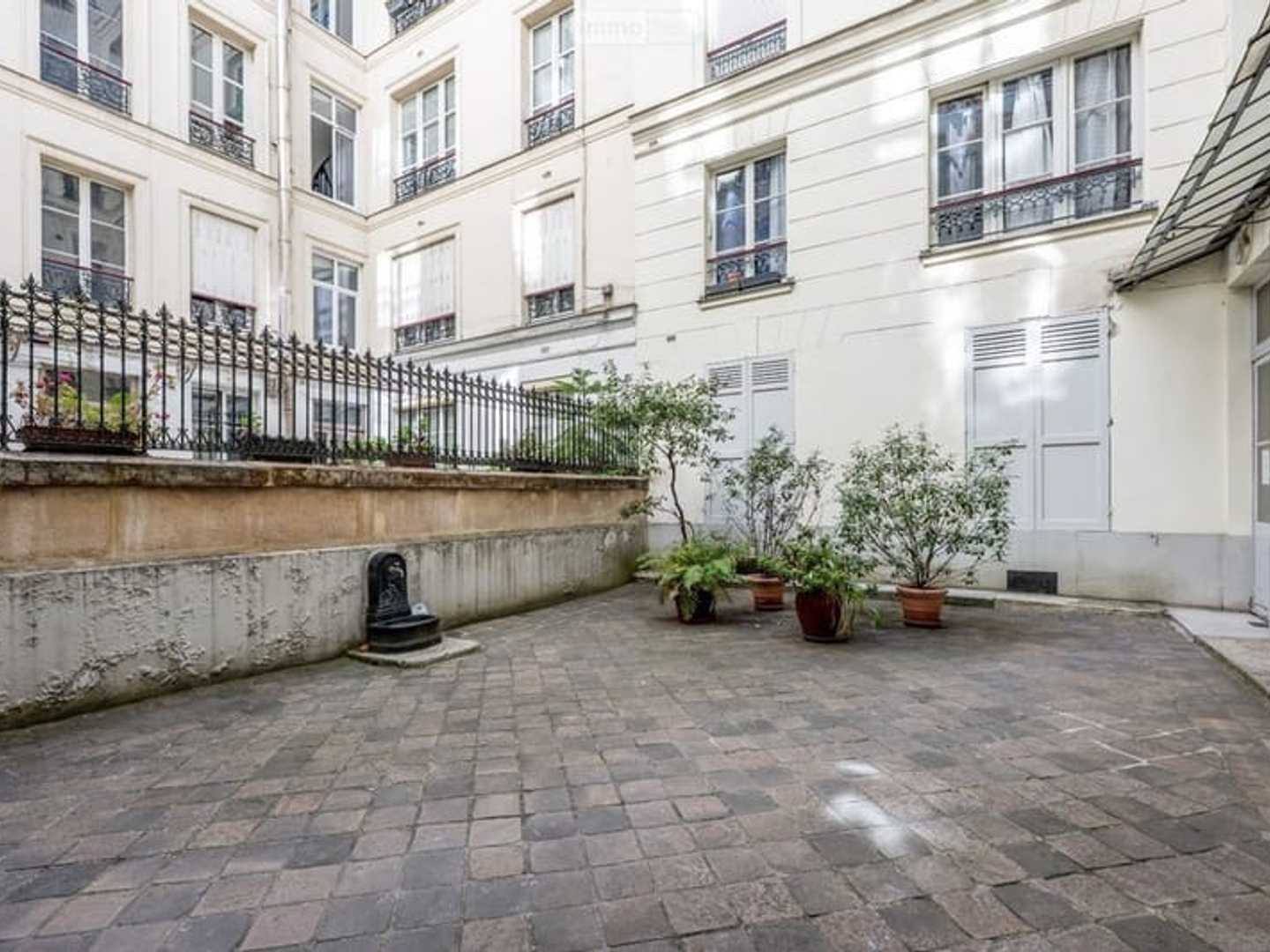 Immeuble à vendre - 3 pièces - 94m2 - Paris 8e (75008)