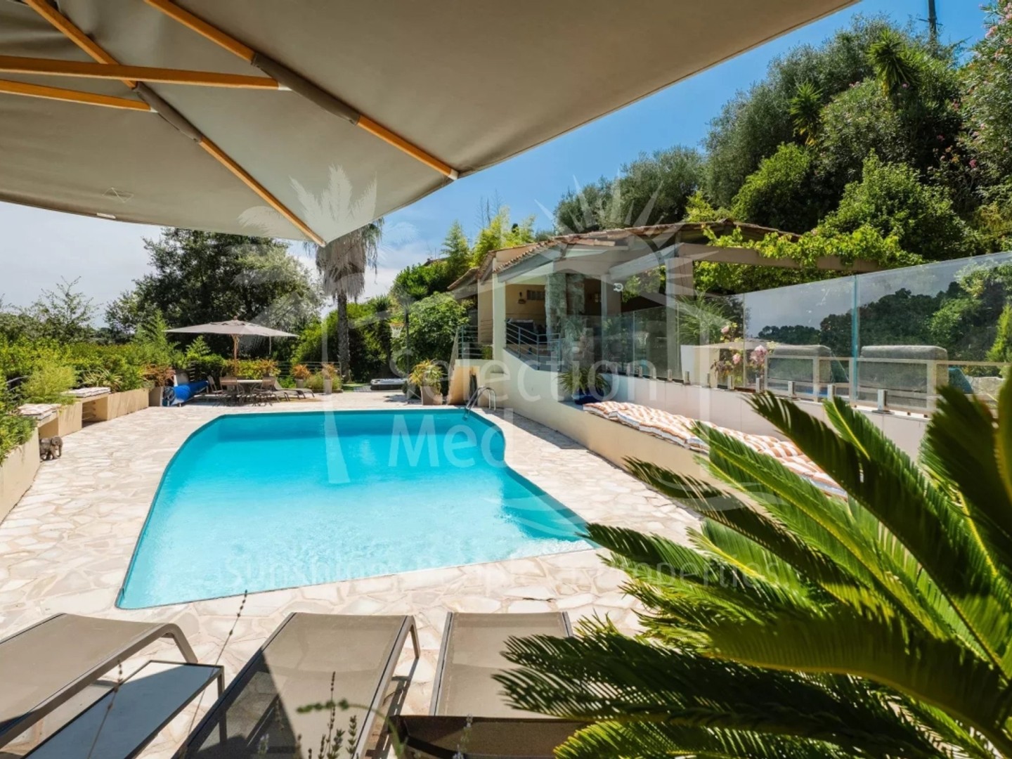 Villa provençale avec piscine et vue - à pied de Saint-Paul-de-Vence (Prix actuel : 1 695 000 €)