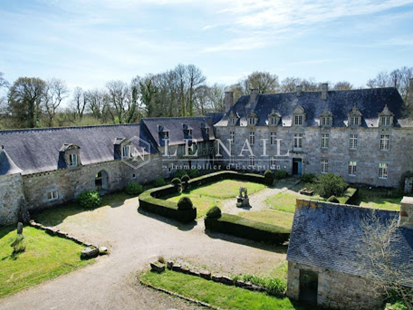 Maison 35 pièces 1300 m²
