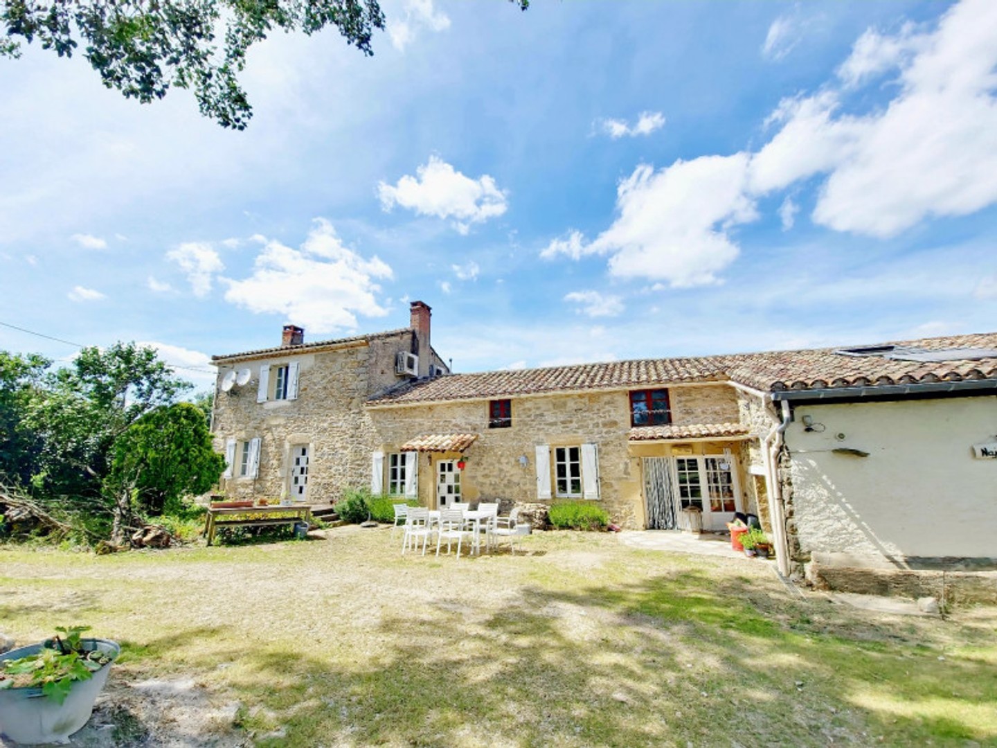 Maison à vendre - 8 pièces - 284m2 - Caylus (82160)