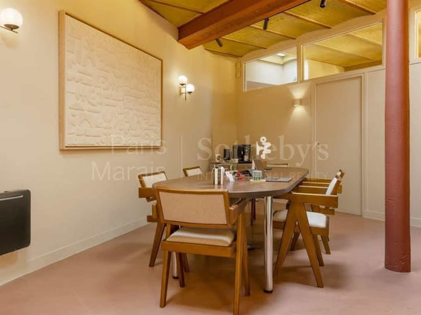 Local 143 m²