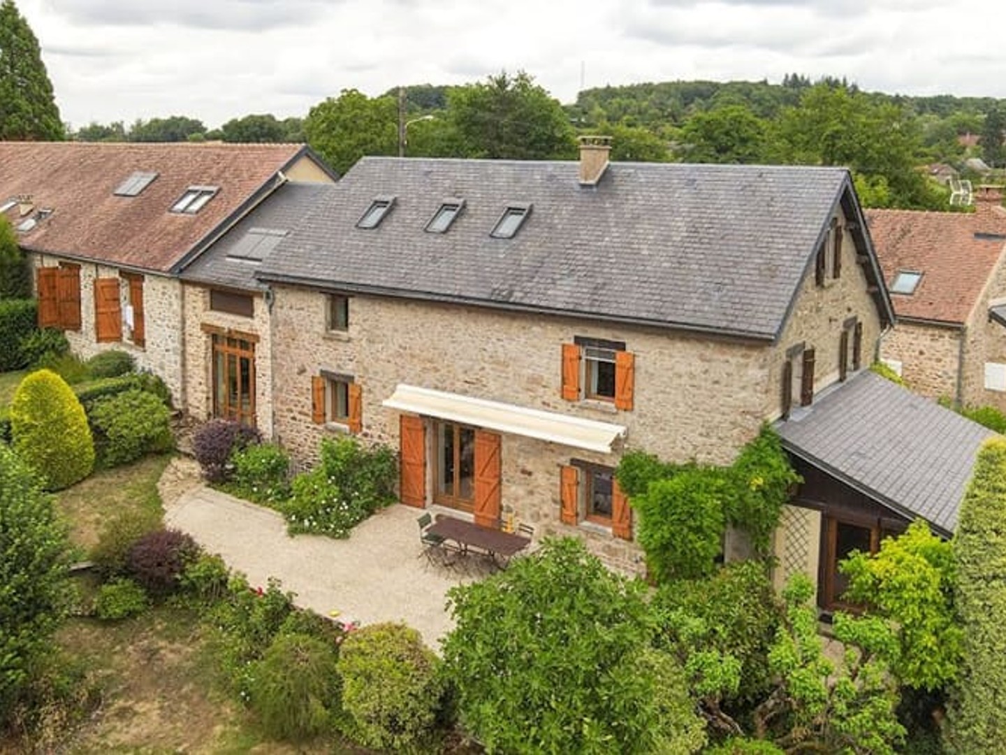 Maison à vendre - 26 pièces - 466m2 - Saint-Martin-Du-Puy (58140)