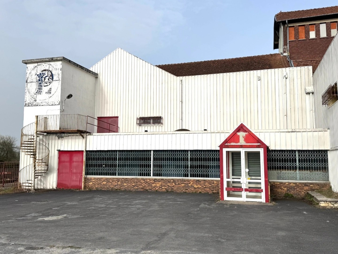 Magasin à vendre - 2 pièces - 258m2 - Buire (02500)