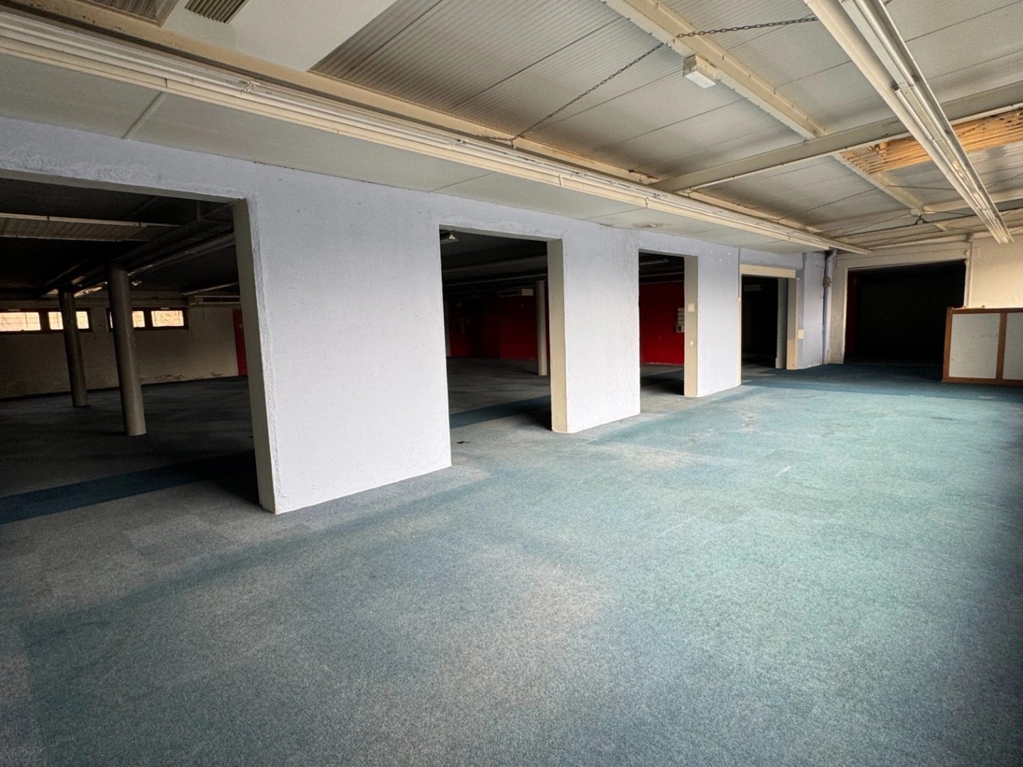 Magasin à vendre - 2 pièces - 258m2 - Buire (02500)