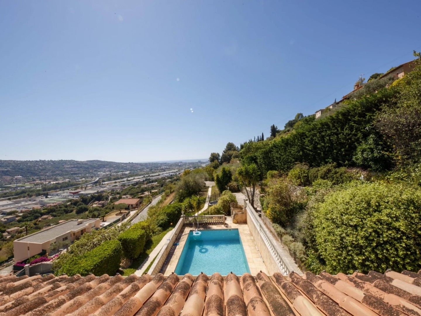 Magnifique villa individuelle 7P de 368m² avec piscine & vue mer 06700 St Laurent du Var
