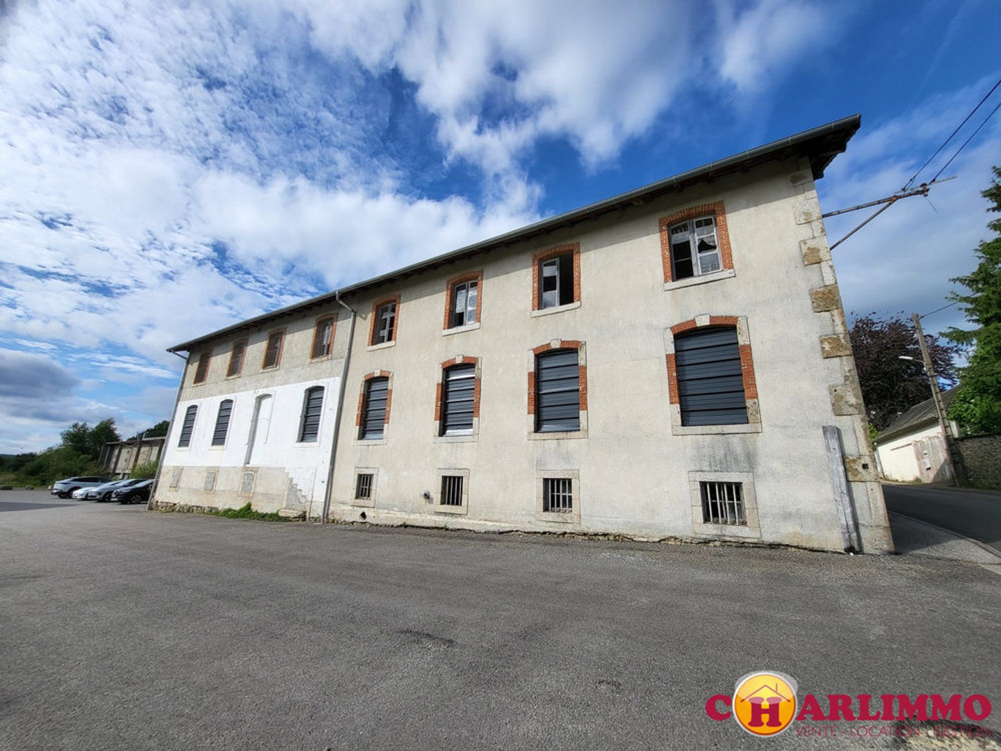Locaux à vendre - 5896m2 - Saint-Junien (87200)