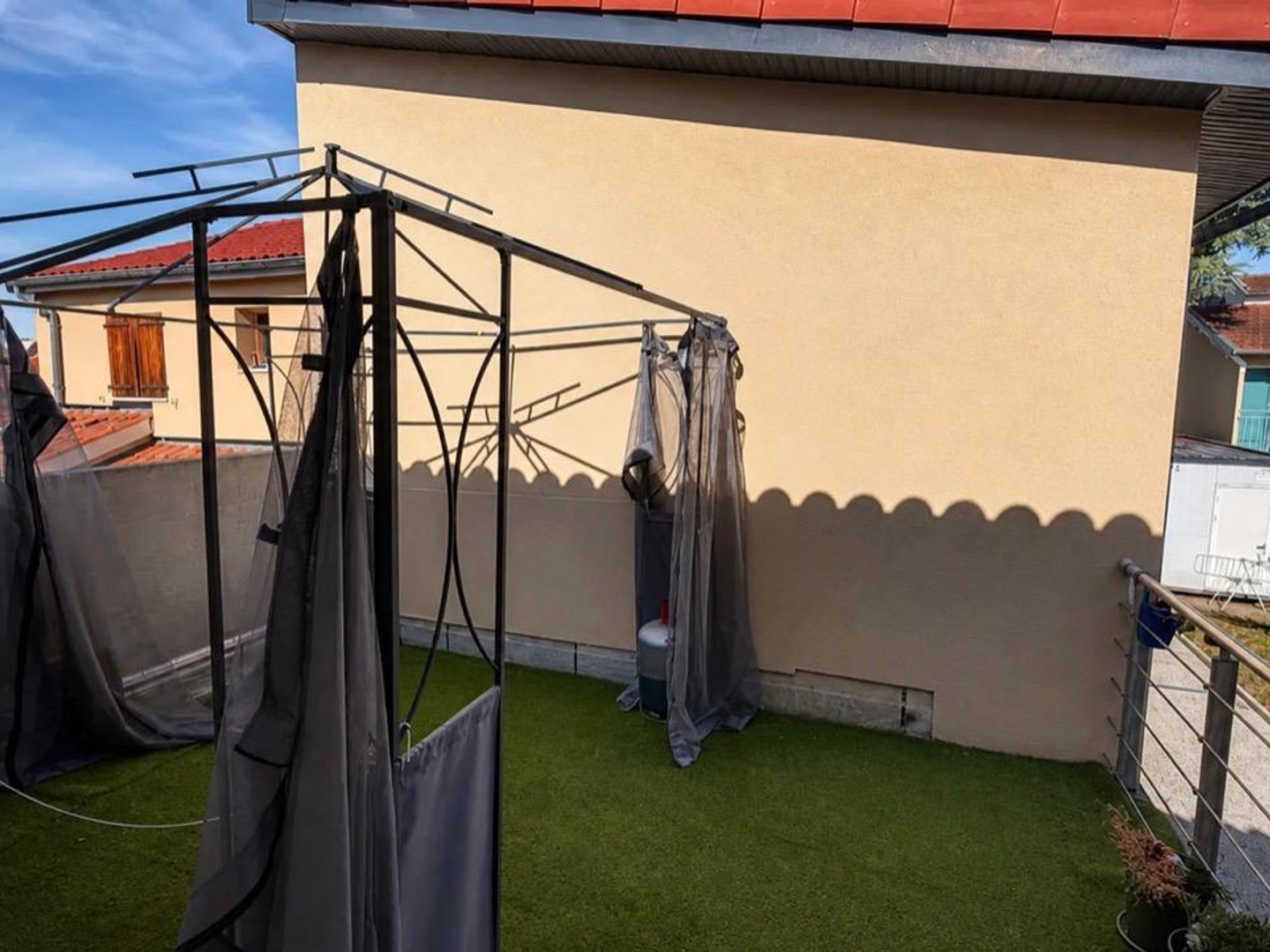 Maison à vendre - 9 pièces - 263m2 - Villeurbanne (69100)