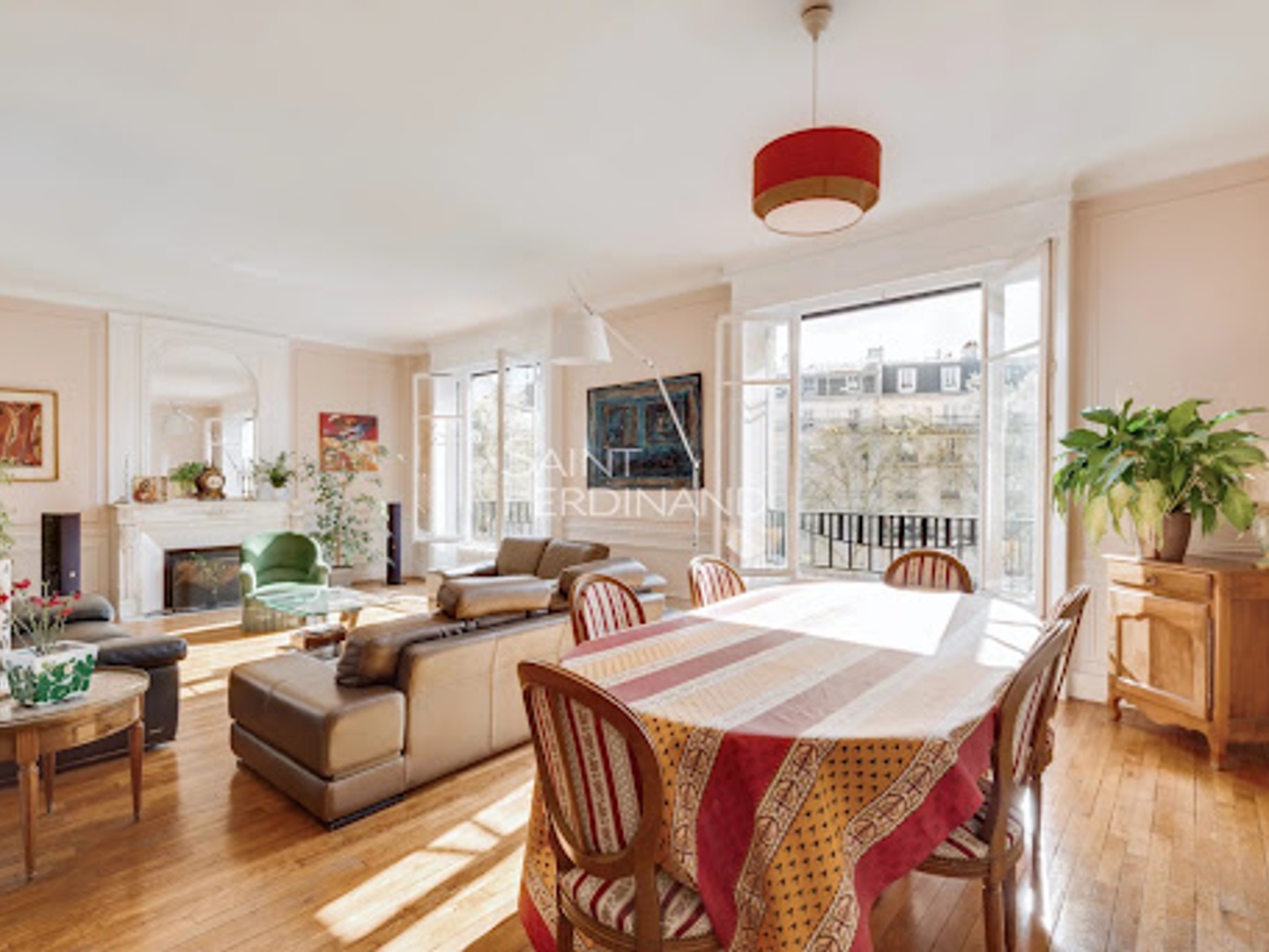 Appartement 9 pièces 284 m²