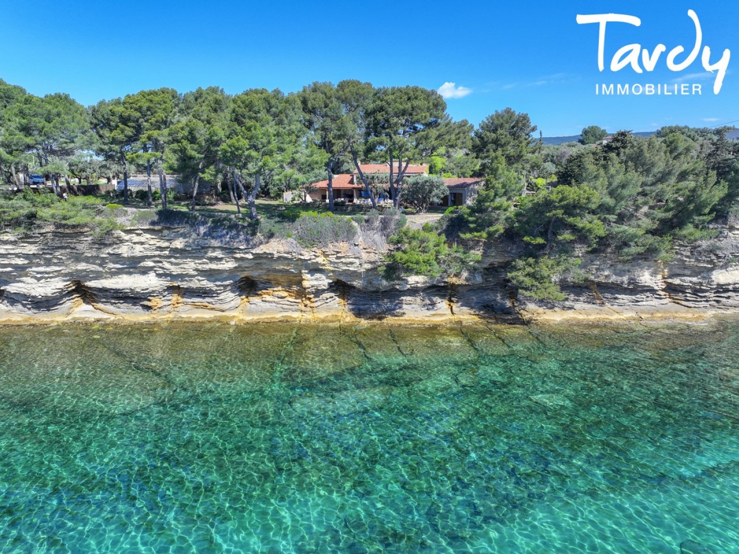 Maison à vendre - 8 pièces - 253m2 - Saint-Cyr-Sur-Mer (83270)