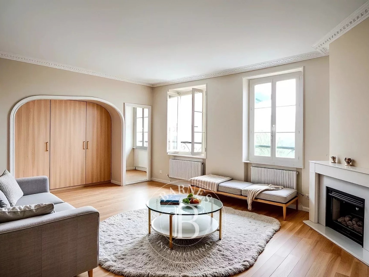 BIARRITZ, CENTRE-VILLE, APPARTEMENT TRAVERSANT À RÉNOVER