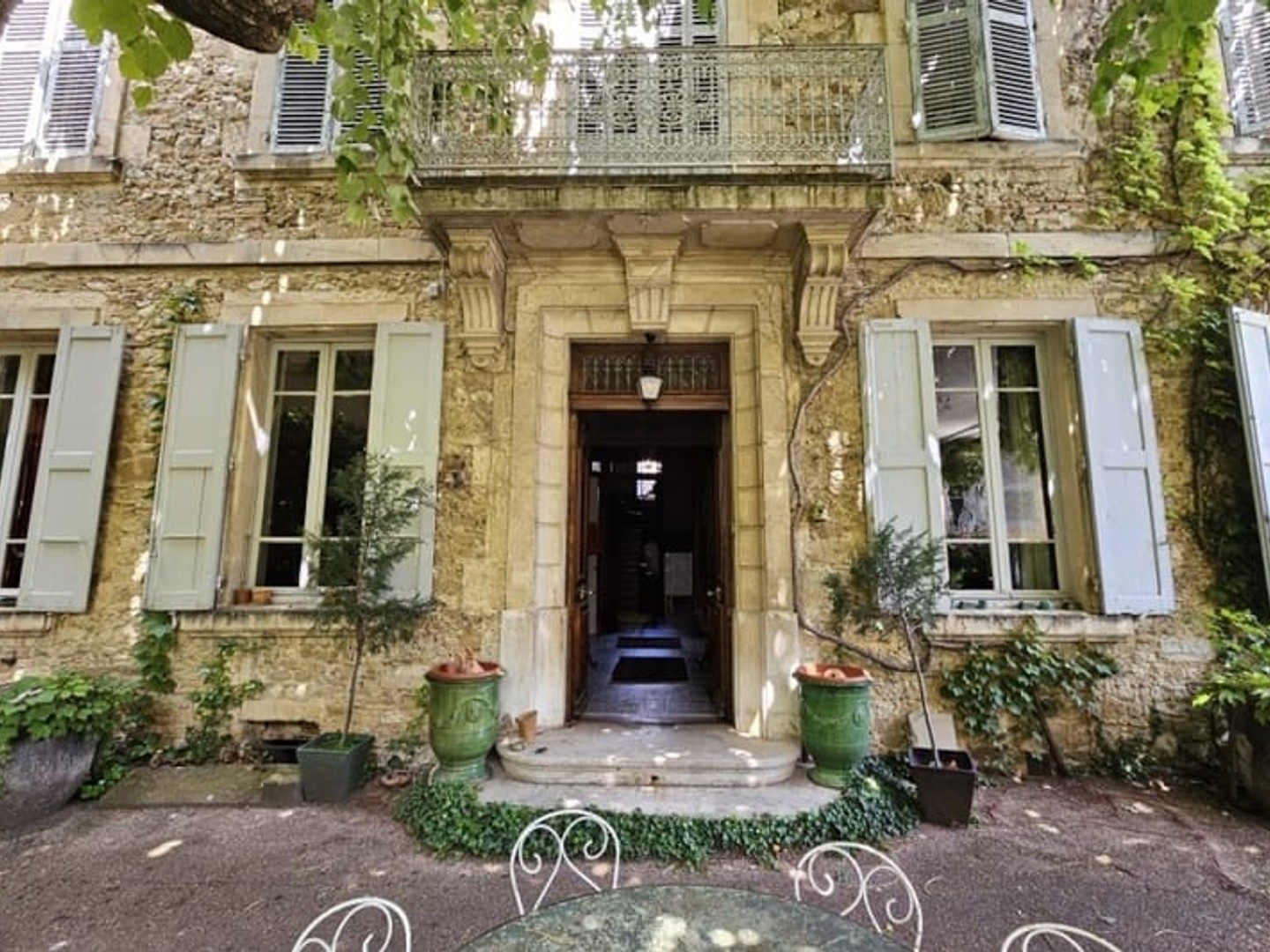 Maison à vendre - 14 pièces - 483m2 - Chabeuil (26120)