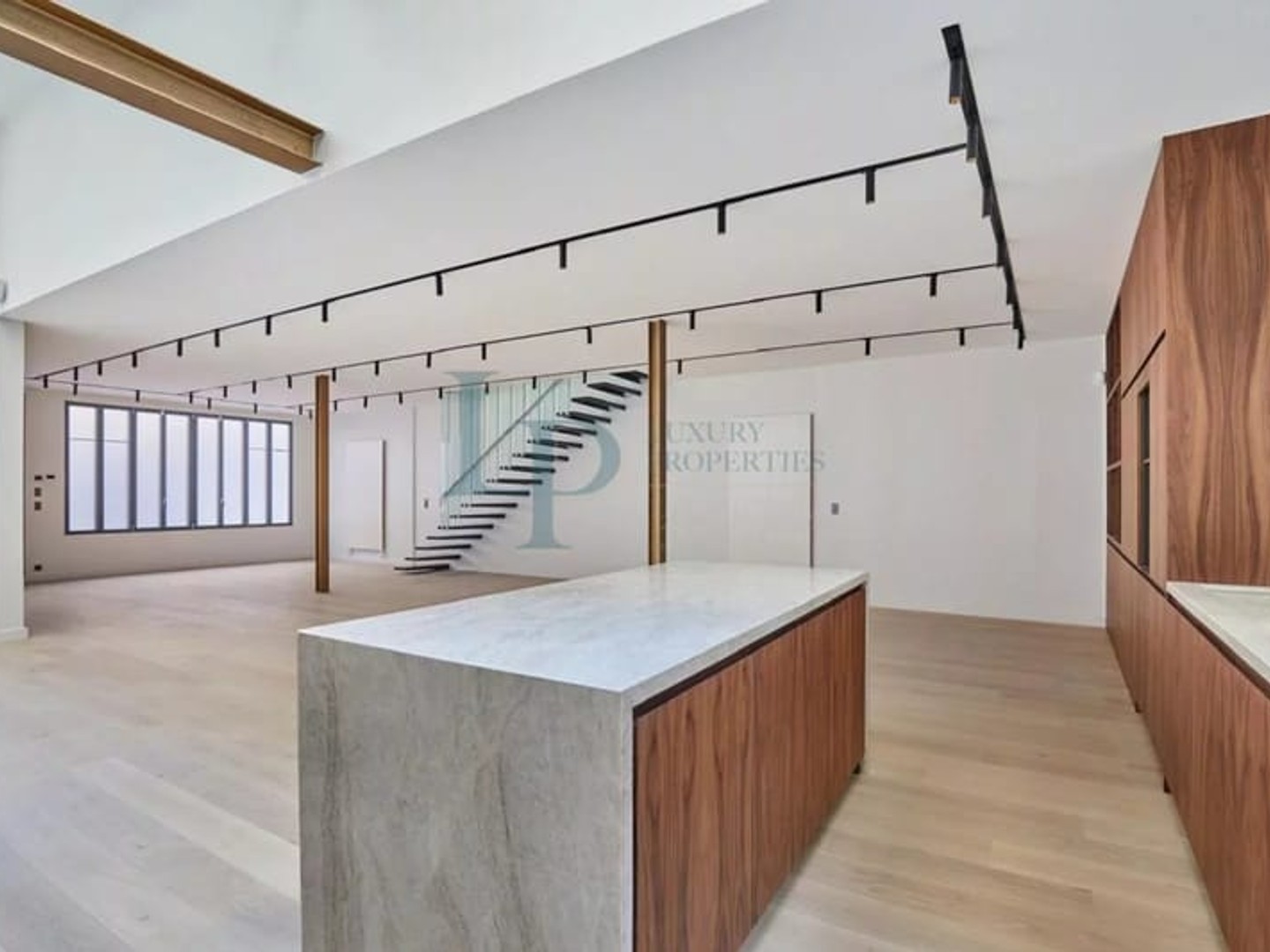 Maison à vendre - 6 pièces - 210m2 - Paris 18e (75018)