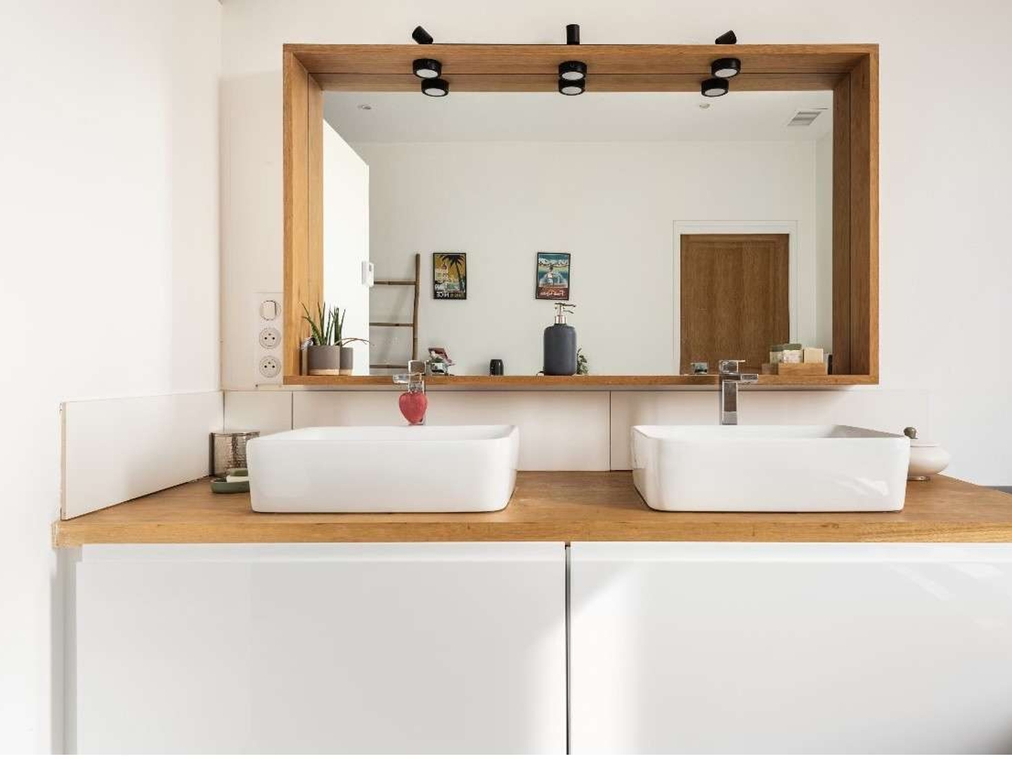Maison à vendre - 5 pièces - 180m2 - Aix-En-Provence (13080)