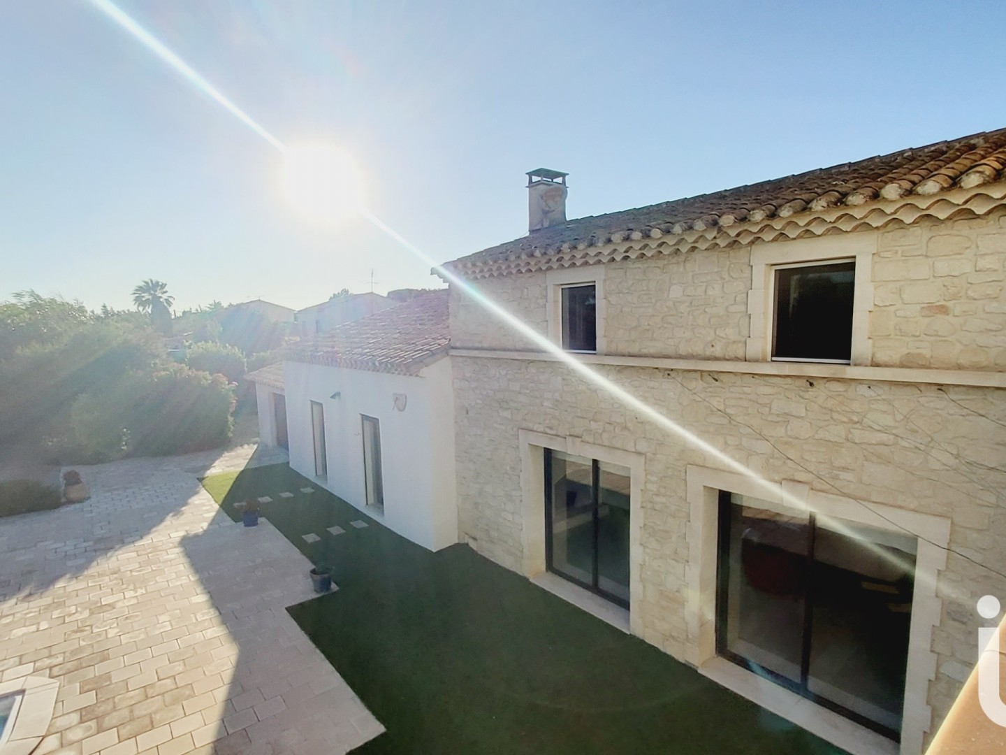 Maison à vendre - 6 pièces - 179m2 - Beaucaire (30300)