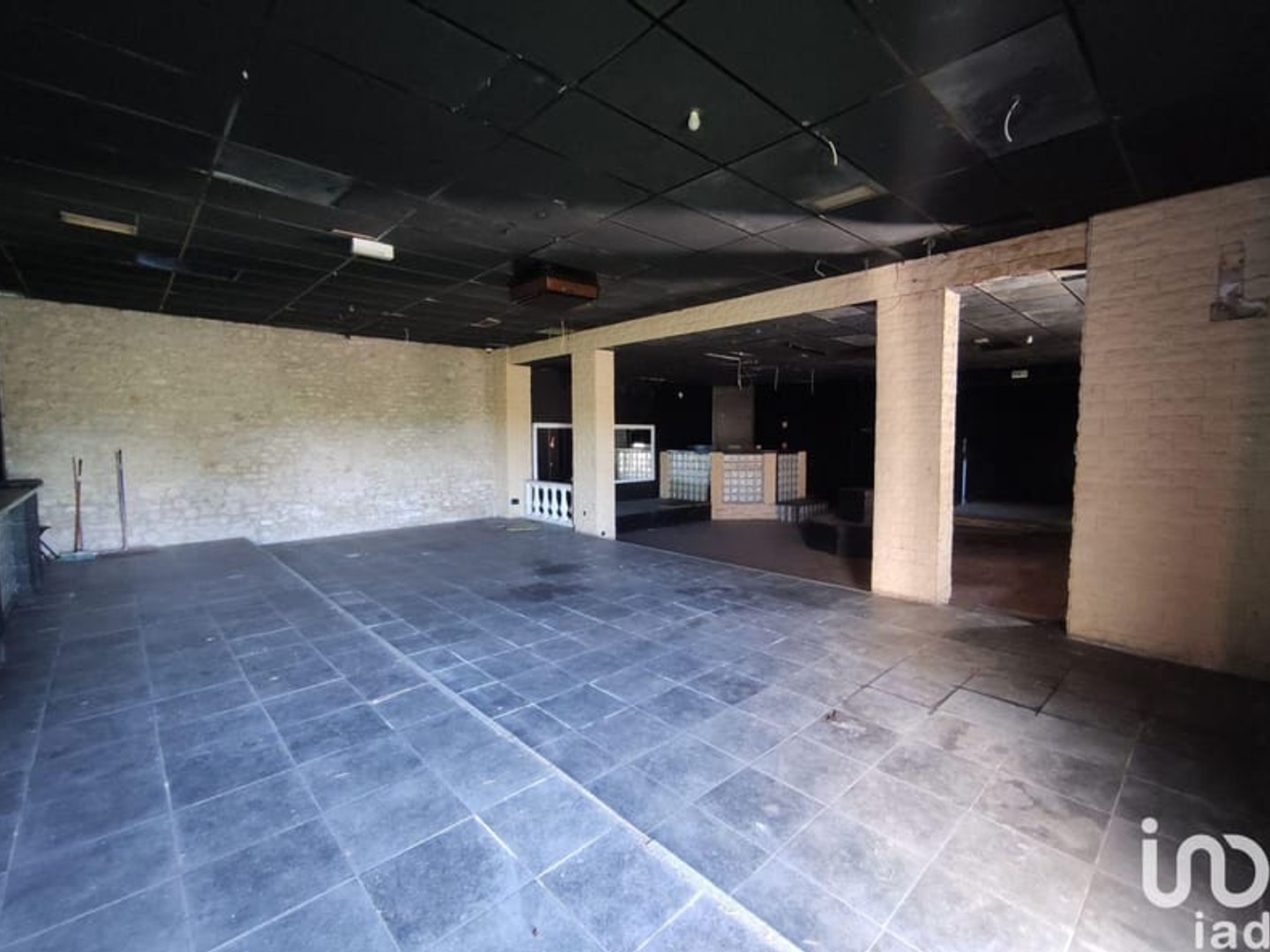 Magasin à vendre - 455m2 - Saint-Germain (86310)