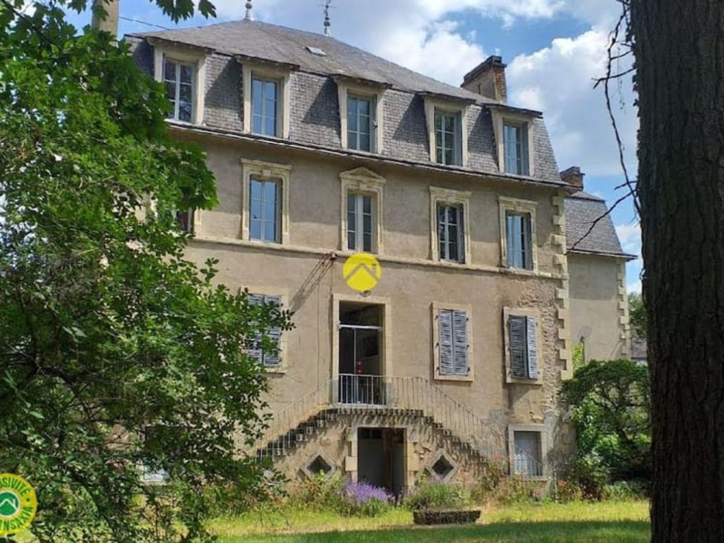 Magasin à vendre - 20 pièces - 671m2 - Chambon-Sur-Voueize (23170)