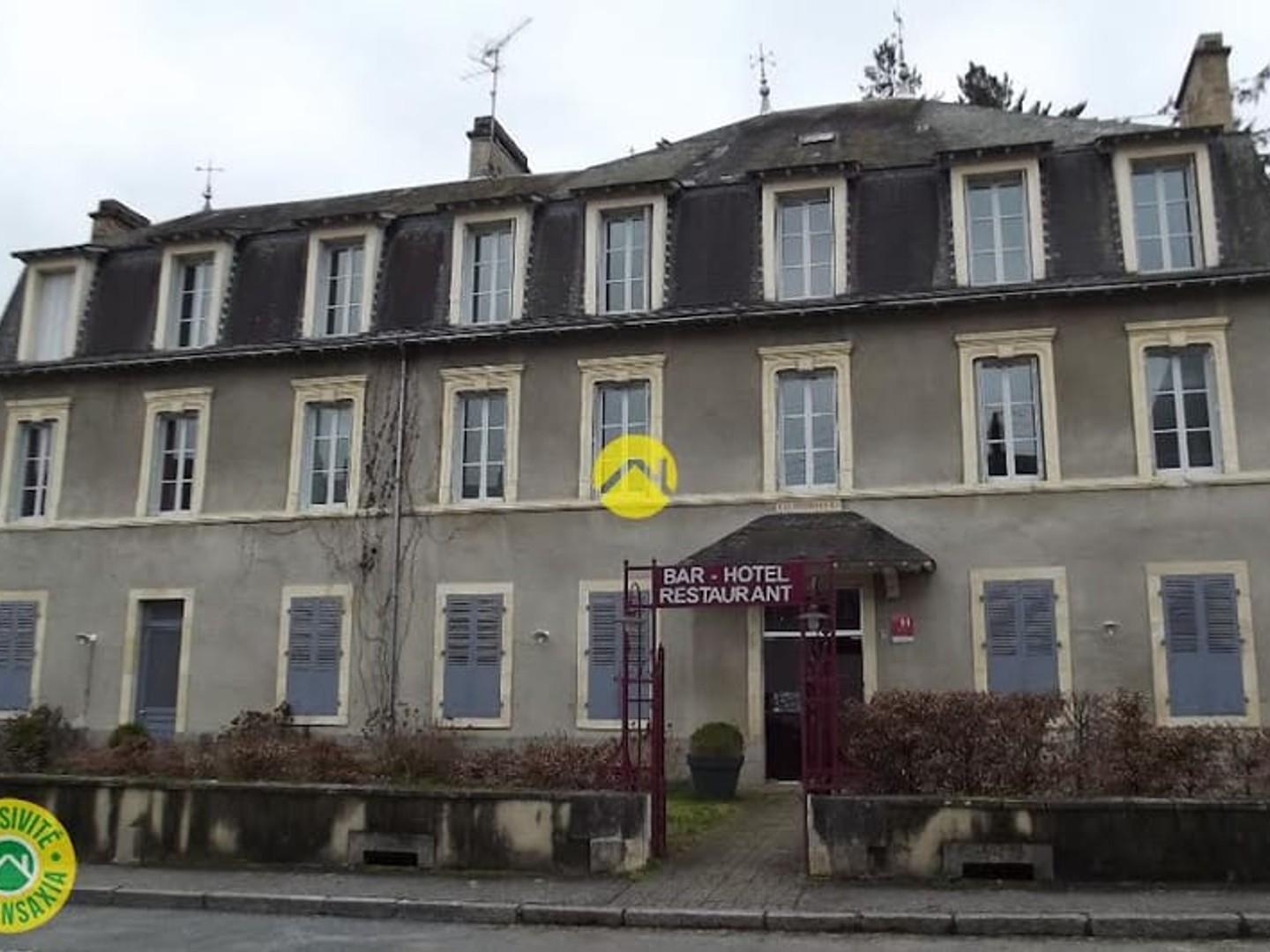 Magasin à vendre - 20 pièces - 671m2 - Chambon-Sur-Voueize (23170)